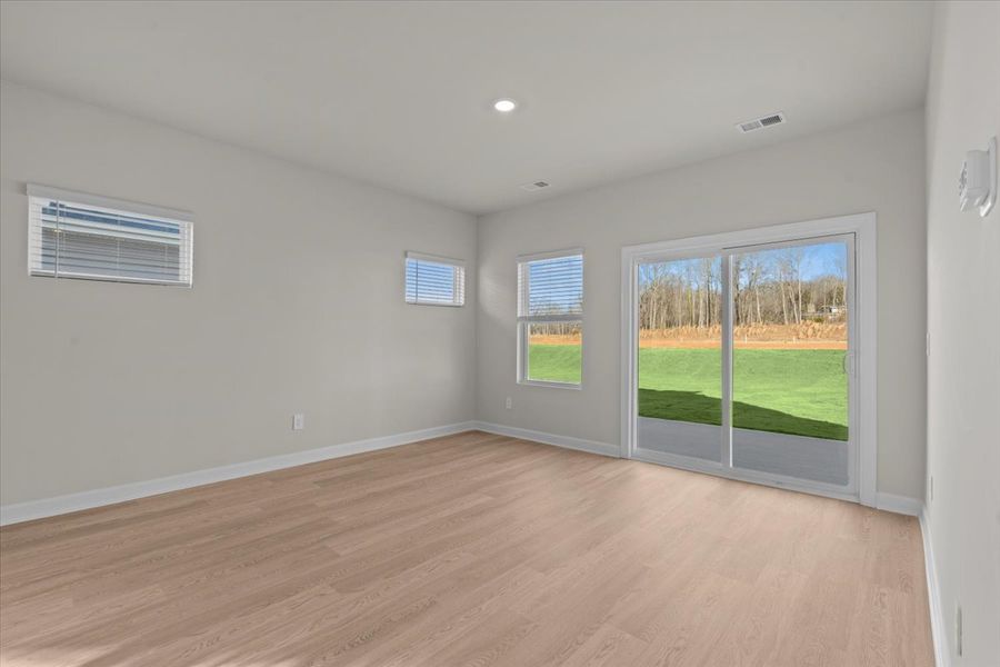Spacious, unfurnished interior of a new home in Creek Ridge - Heritage Collection, Spartanburg (Image 13).