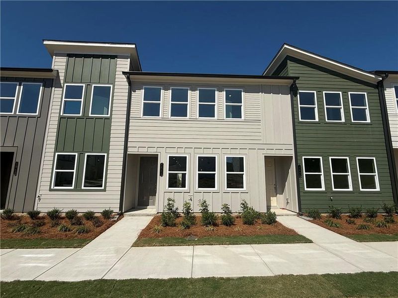 Front exterior of a new home in Park Vue, Atlanta, GA, highlighting curb appeal (Image 21). Front exterior of a new home in Park Vue, Atlanta, GA, highlighting curb appeal (Image 21).