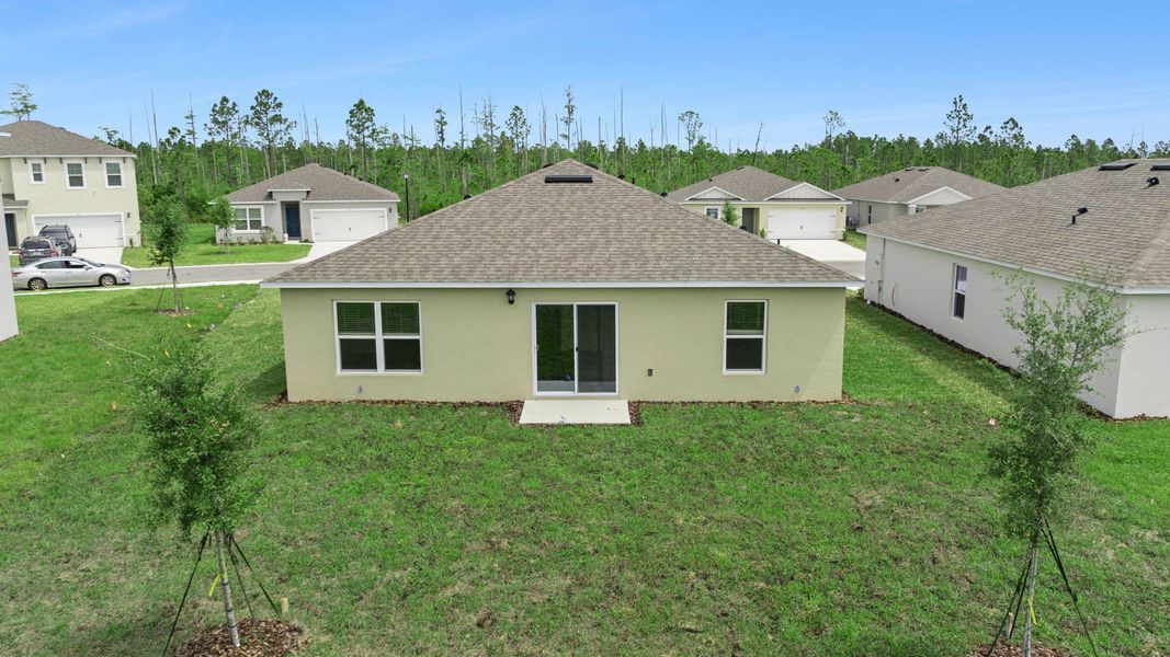 Representative exterior details of a home built from the Archer II by D.R. Horton in Poinciana Enclave, Poinciana (Image 3).