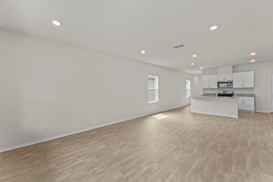 Spacious, unfurnished interior of a new home in Bollinger, Maxwell (Image 20).