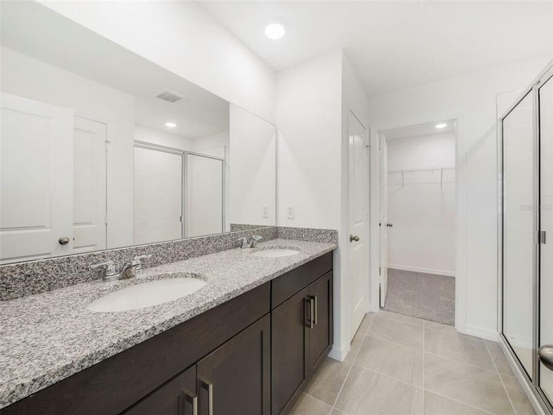 Furnished interior view inside a new home in Aulin Square, Oviedo (Image 10).