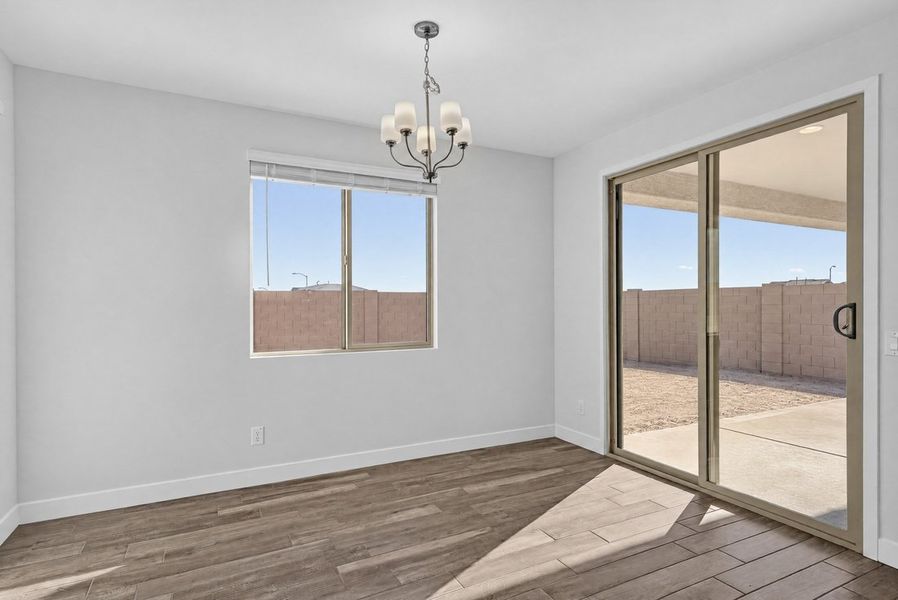 Spacious, unfurnished interior of a new home in Allen Ranches, Litchfield Park (Image 15).