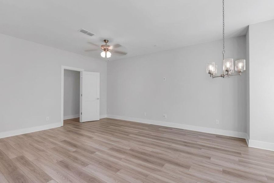 Spacious, unfurnished interior of a new home in Echo Park, Suwanee (Image 22).