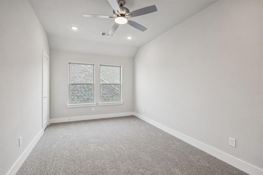 Spacious, unfurnished interior of a new home in Dove Hollow, Waxahachie (Image 24). Spacious, unfurnished interior of a new home in Dove Hollow, Waxahachie (Image 24).