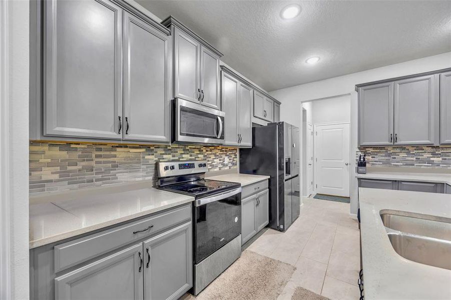 Furnished interior view inside a new home in , Lutz (Image 16).