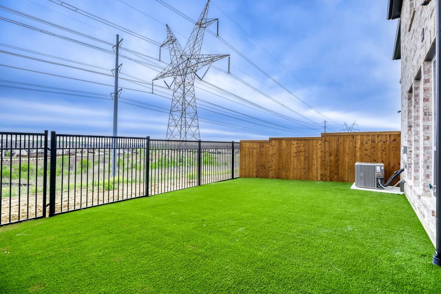 3116 Sir River - Backyard