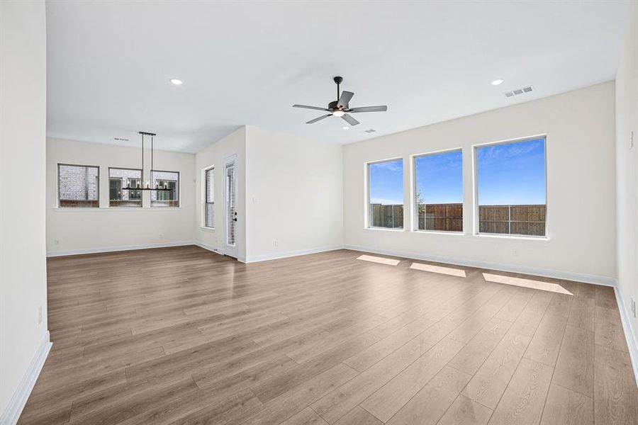 Spacious, unfurnished interior of a new home in Terraces – Classics, Rockwall (Image 24). Spacious, unfurnished interior of a new home in Terraces – Classics, Rockwall (Image 24).