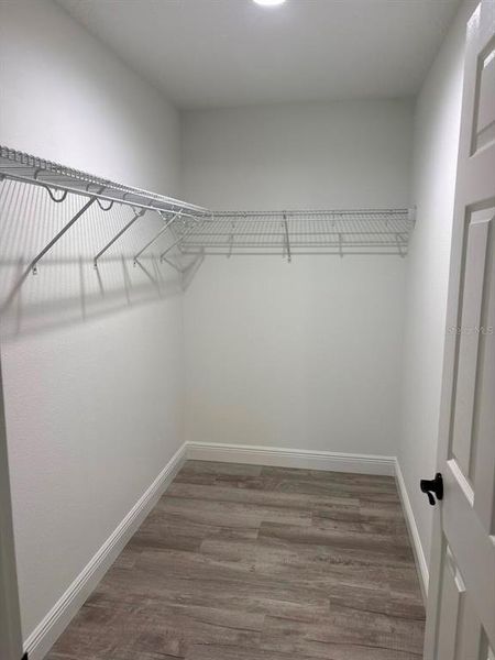 Spacious, unfurnished interior of a new home in , Dunnellon (Image 13).