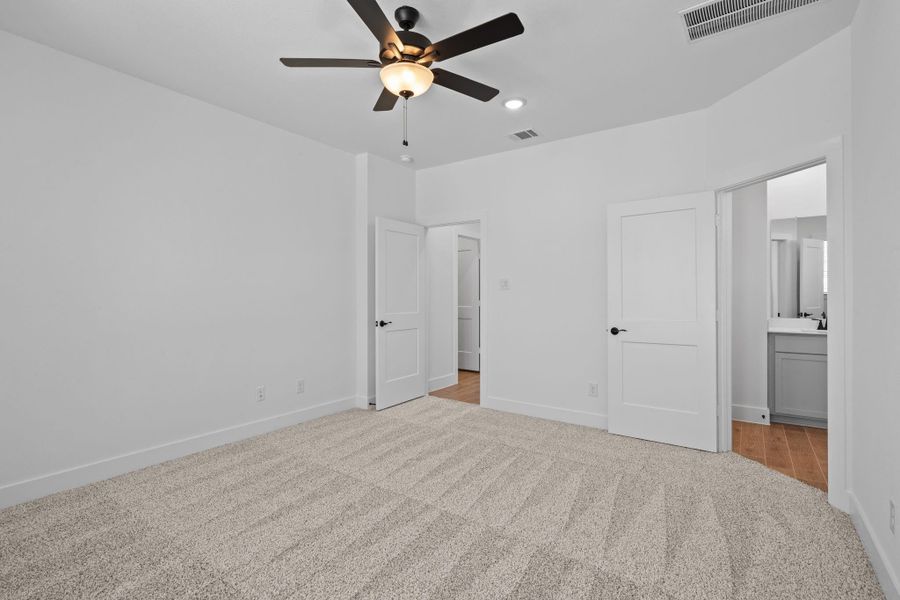 Spacious, unfurnished interior of a new home in Sienna, Missouri City (Image 16). Spacious, unfurnished interior of a new home in Sienna, Missouri City (Image 16).