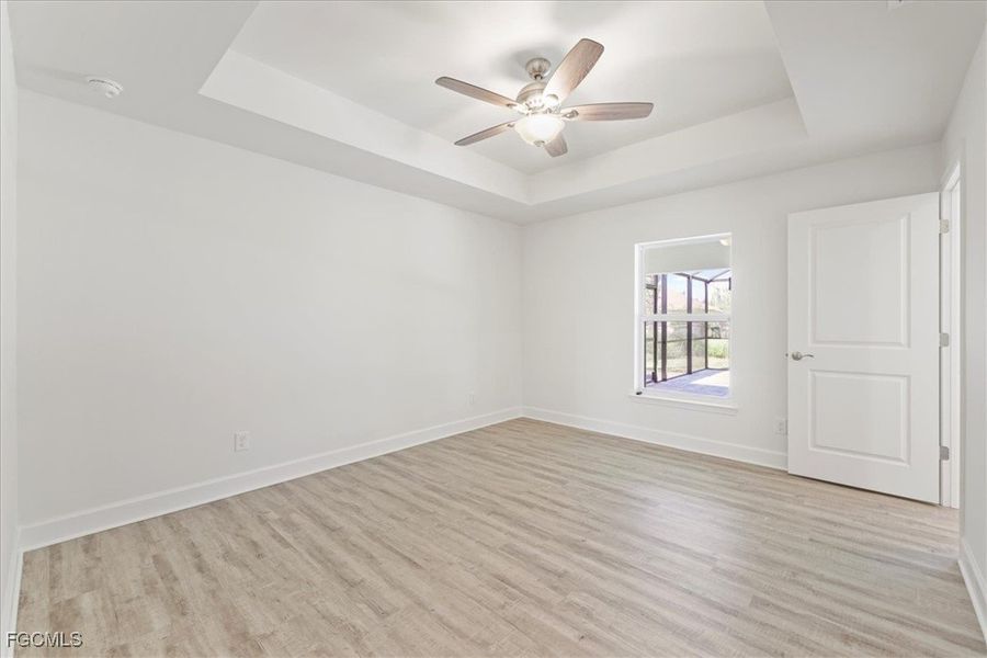Spacious, unfurnished interior of a new home in Cape Coral, Cape Coral (Image 28).