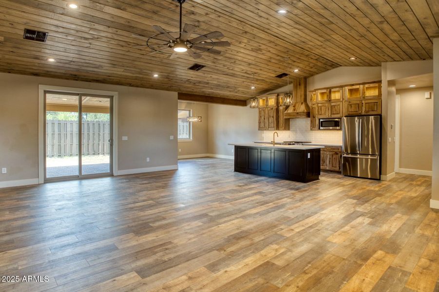 Beautiful Kitchen/Dining Beautiful Kitchen/Dining