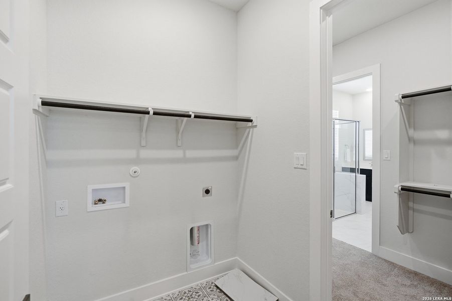 Spacious, unfurnished interior of a new home in Esperanza 50's, Boerne (Image 22).