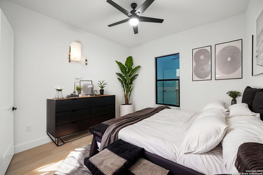 Furnished interior view inside a new home in , Bandera (Image 9).