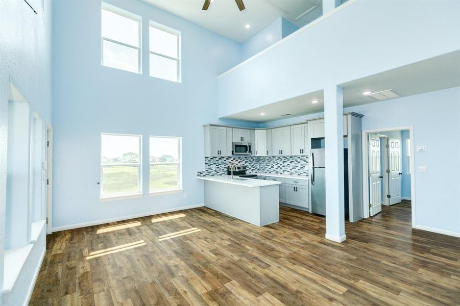 Furnished interior view inside a new home in , Freeport (Image 22).