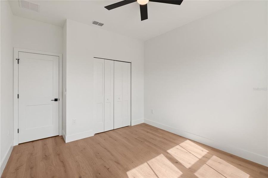 Spacious, unfurnished interior of a new home in , Tampa (Image 44).