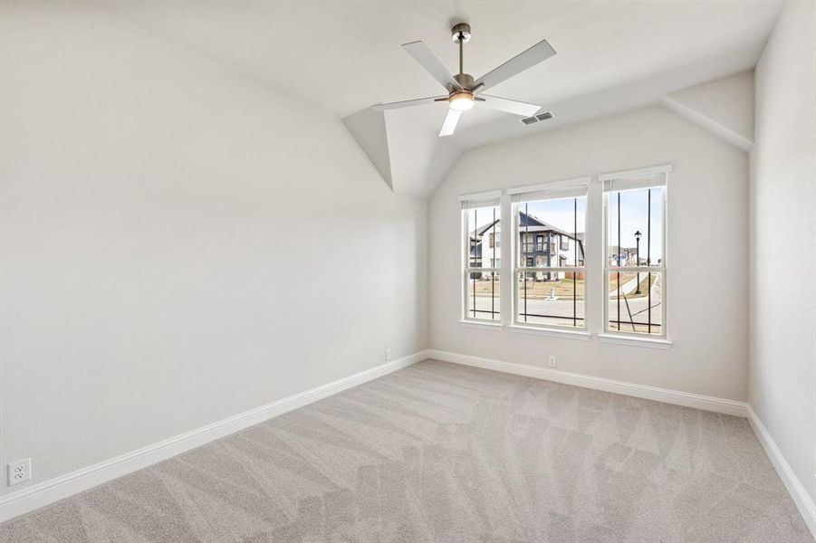 Spacious, unfurnished interior of a new home in Villages of Walnut Grove, Midlothian (Image 21).