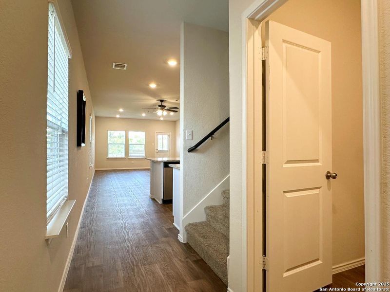 Image 36 of a home in Stoney Creek. Image 36 of a home in Stoney Creek.