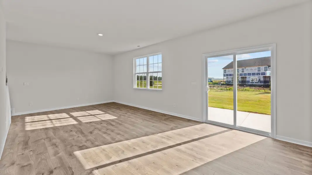 Spacious, unfurnished interior of a new home in Ridgewood Farms, Winterville (Image 10).