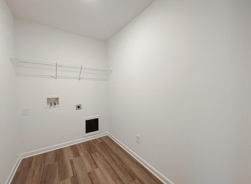 Spacious, unfurnished interior of a new home in East Main Townes, Spartanburg (Image 14).