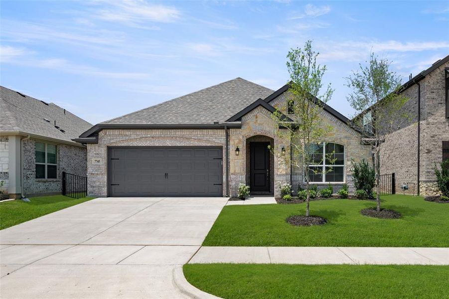 7745 Gatevine- Front-2