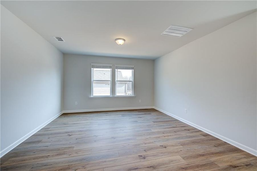 Spacious, unfurnished interior of a new home in Hamilton Lakes, Lawrenceville (Image 17).