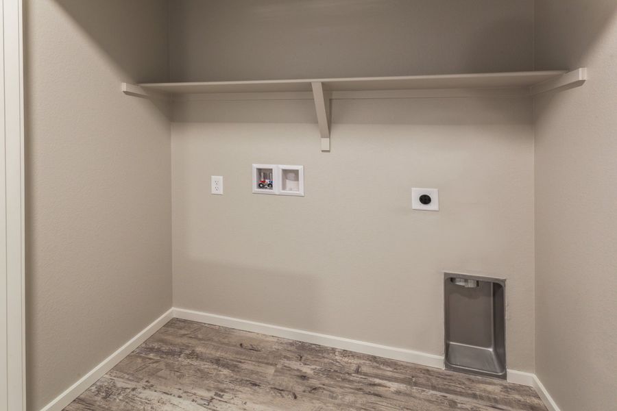 Spacious, unfurnished interior of a new home in Trailside, Timnath (Image 22).