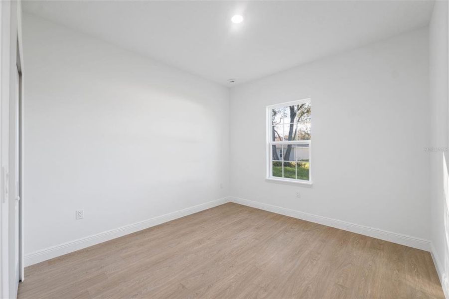 Spacious, unfurnished interior of a new home in , Ocala (Image 31).