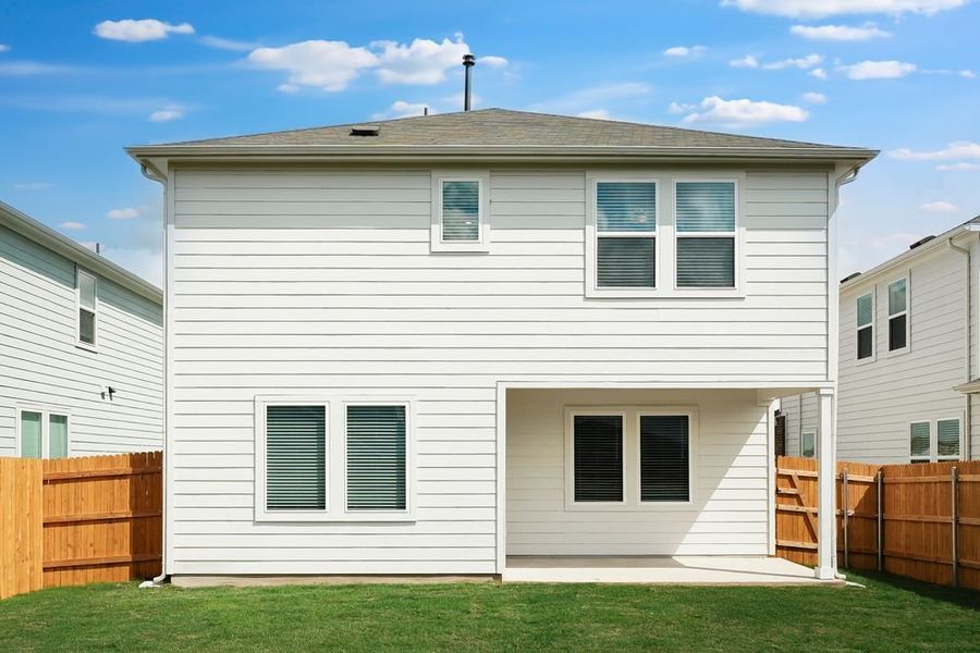 Exterior details and patio area of a home in Longview 40s, Del Valle (Image 3).