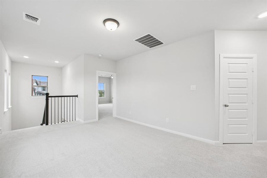 Spacious, unfurnished interior of a new home in Karis - Cottage Series, Crowley (Image 32).