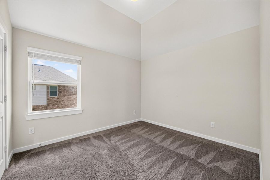 Spacious, unfurnished interior of a new home in , Mont Belvieu (Image 39).