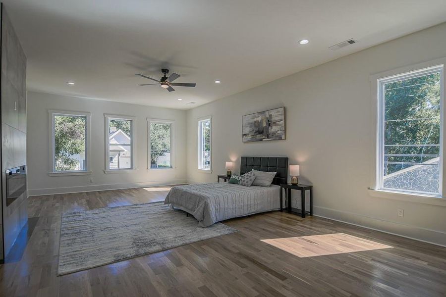 Furnished interior view inside a new home in , Atlanta (Image 19).