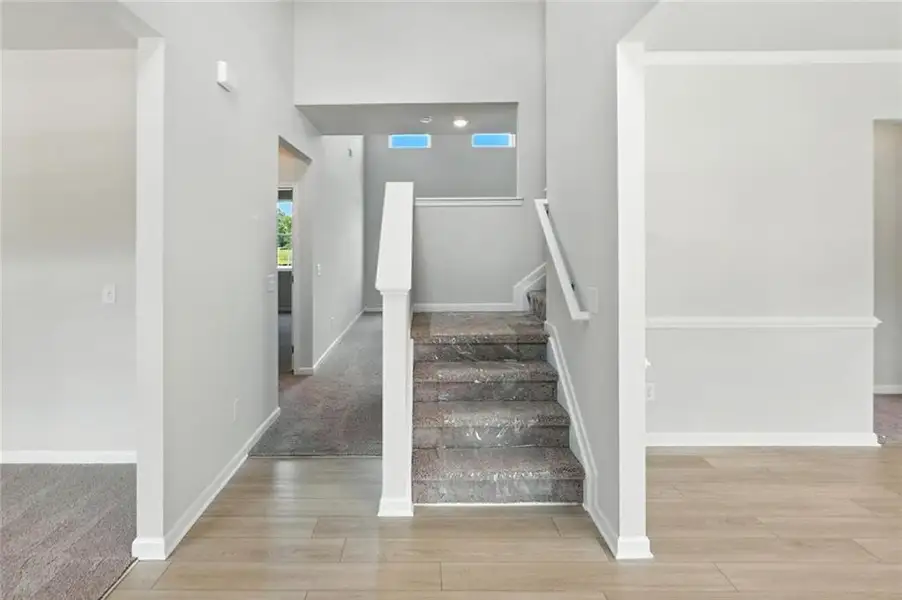 Spacious, unfurnished interior of a new home in Hampton Ridge, Jefferson (Image 13).