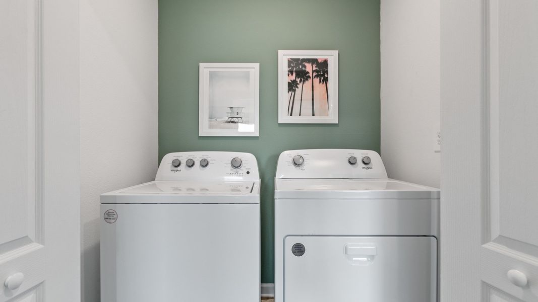 Representative interior finishes for a home built from the Pearson by D.R. Horton in The Landing, Middleburg (Image 20).