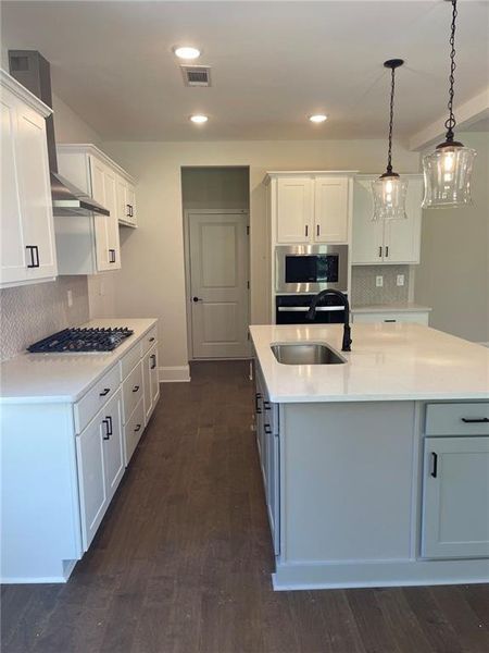 Furnished interior view inside a new home in , Gainesville (Image 19).