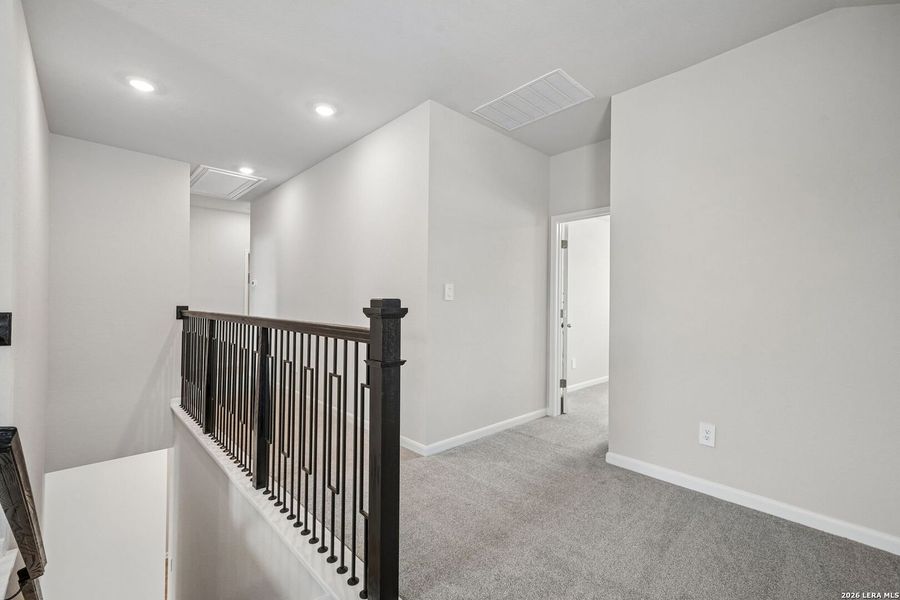 Spacious, unfurnished interior of a new home in Arcadia Ridge - Premier Series, San Antonio (Image 21).
