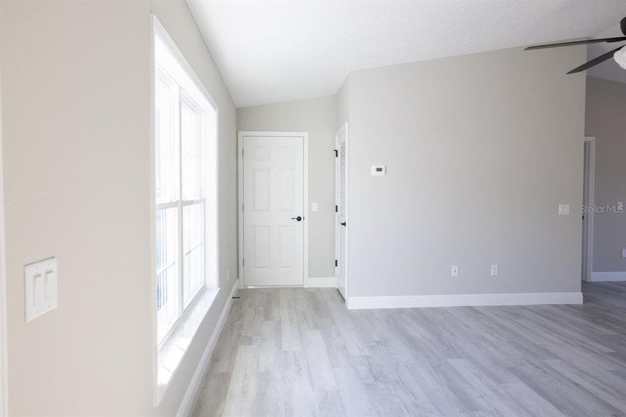 Spacious, unfurnished interior of a new home in , Citrus Springs (Image 26).