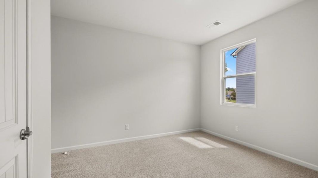 Spacious, unfurnished interior of a new home in Fairway 17 at Mirror Lake, Villa Rica (Image 17).