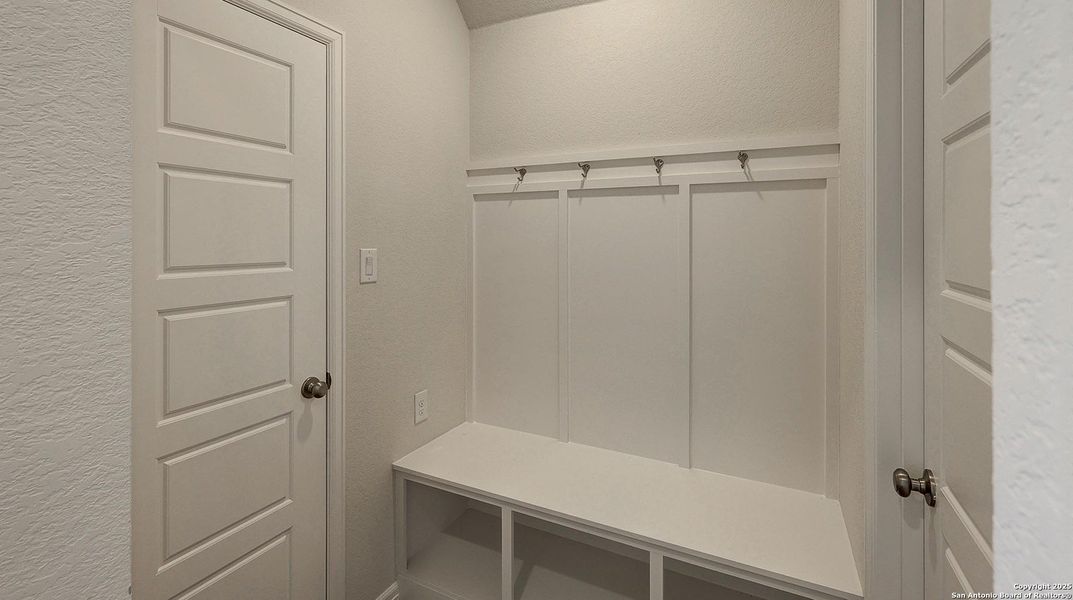 Furnished interior view inside a new home in Veranda 40', San Antonio (Image 7).