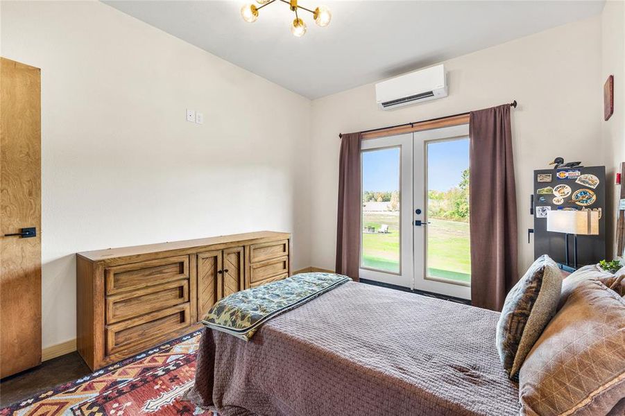 Furnished interior view inside a new home in , Sulphur Springs (Image 10).