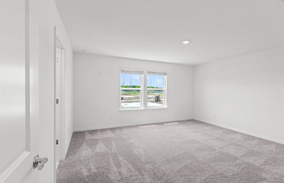 Spacious, unfurnished interior of a new home in Wells Landing, Jacksonville (Image 7).