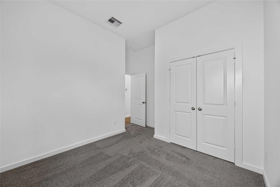 Spacious, unfurnished interior of a new home in La Segarra 40', Brookshire (Image 29).