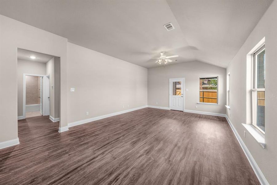 Spacious, unfurnished interior of a new home in Bridgepoint, Greenville (Image 27). Spacious, unfurnished interior of a new home in Bridgepoint, Greenville (Image 27).
