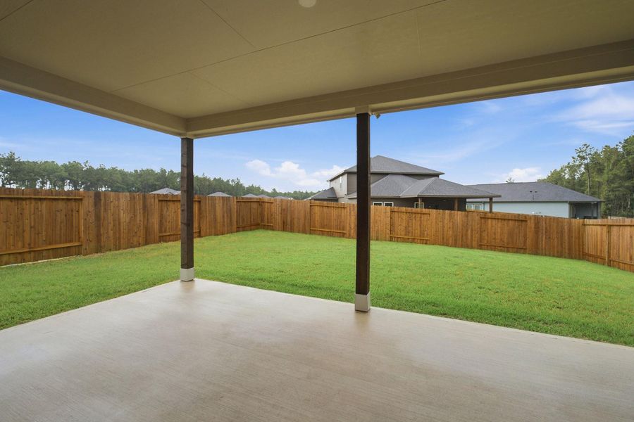Exterior details and patio area of a home in Magnolia Springs, Montgomery (Image 23).