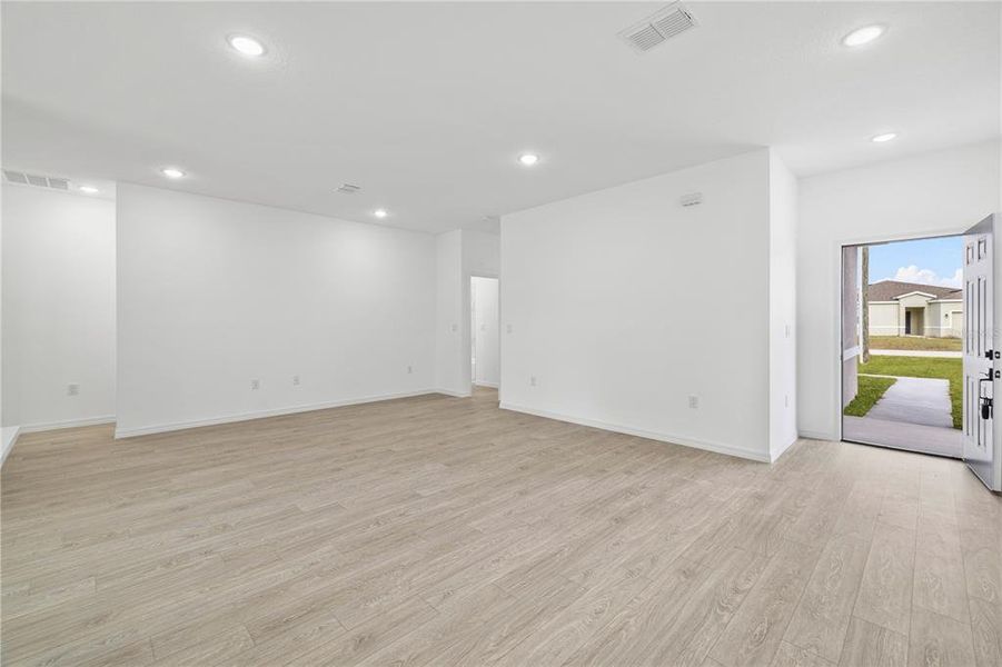 Spacious, unfurnished interior of a new home in , Poinciana (Image 15).