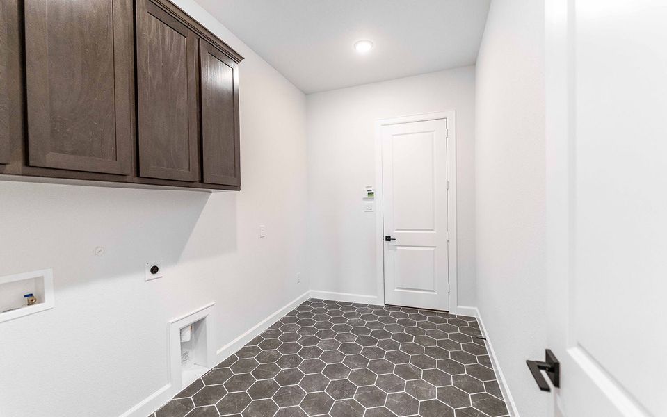 Spacious, unfurnished interior of a new home in Heath Golf & Yacht Club, Heath (Image 49). Spacious, unfurnished interior of a new home in Heath Golf & Yacht Club, Heath (Image 49).