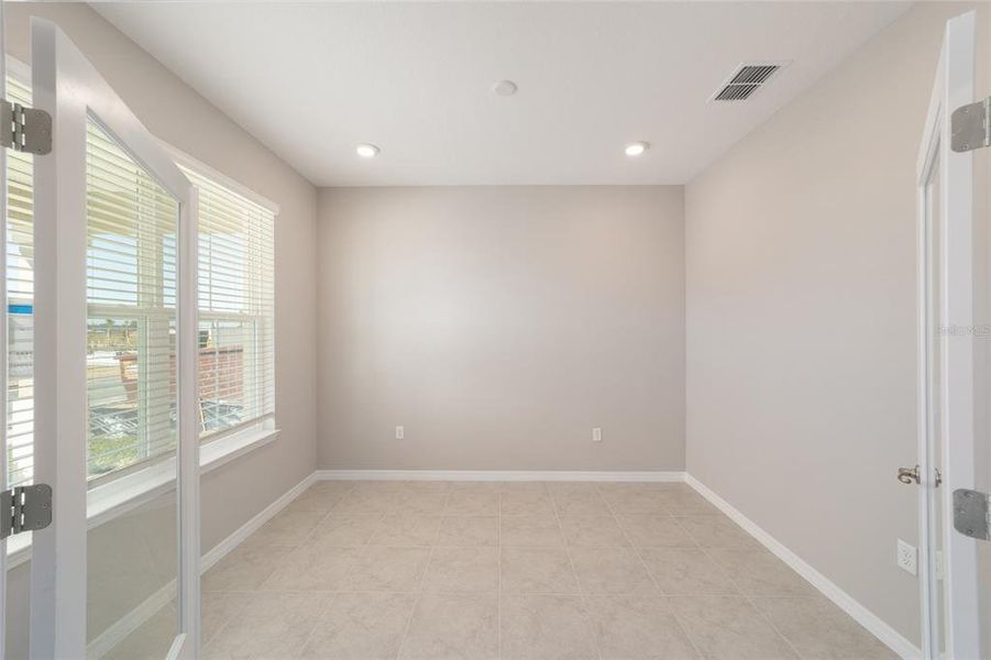 Spacious, unfurnished interior of a new home in Calesa Township, Ocala (Image 42).