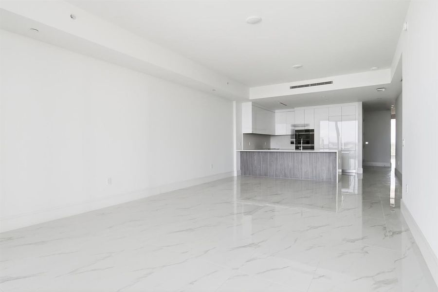 220-LAKESHORE-DRIVE-804-33403-005 220-LAKESHORE-DRIVE-804-33403-005