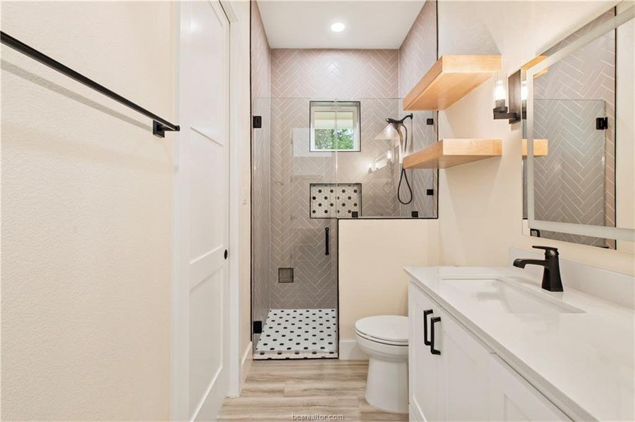 Furnished interior view inside a new home in , Franklin (Image 14).