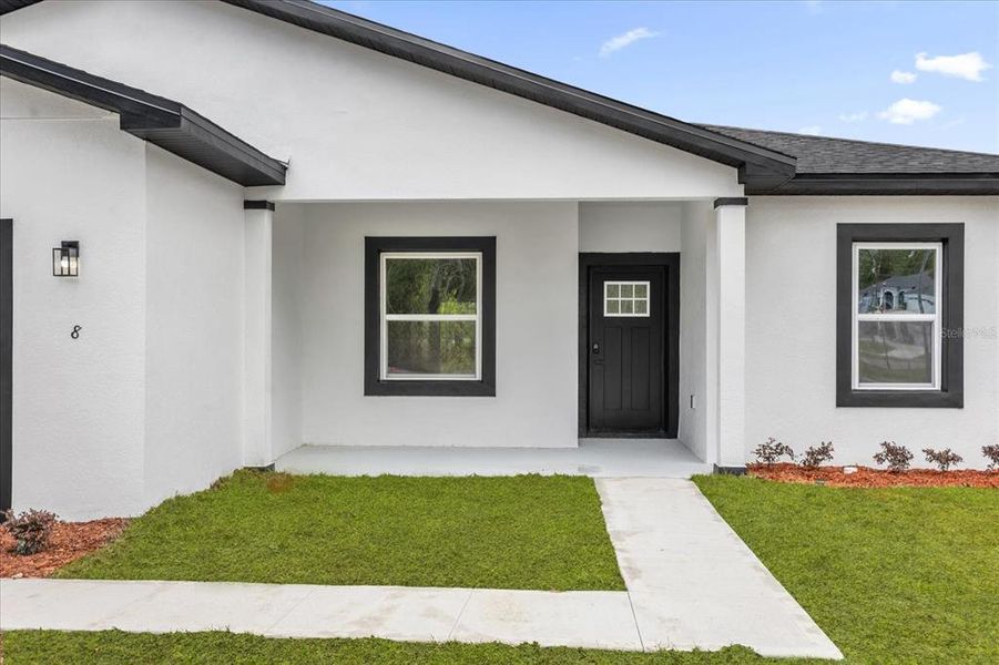 Exterior details and patio area of a home in , Homosassa (Image 18).