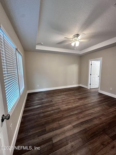 Spacious, unfurnished interior of a new home in , Jacksonville (Image 17).
